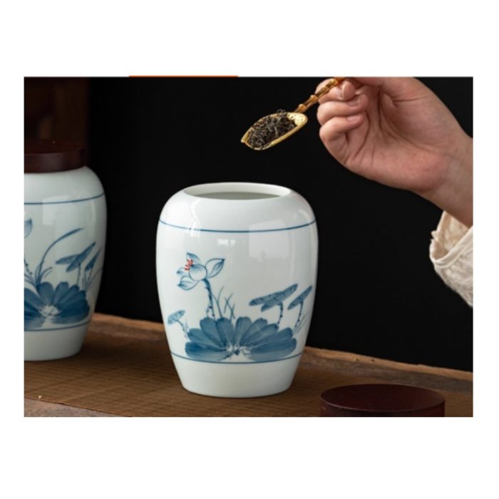 -hu-dung-tra-gom-su-canh-duc-trang-men-ve-tay-hoa-sen-th16-900